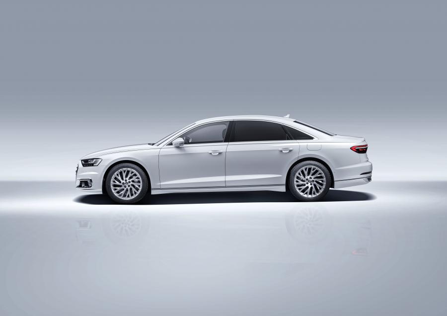  Audi A8 L 60 TFSI e Quattro 2019 года  (WW) (фото 2 из 61)